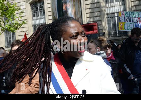 jean luc melenchon wurde von mehreren hundert Personen für seine Rede am 1.. Mai auf dem 'Place de la république' in Paris erwartet Stockfoto