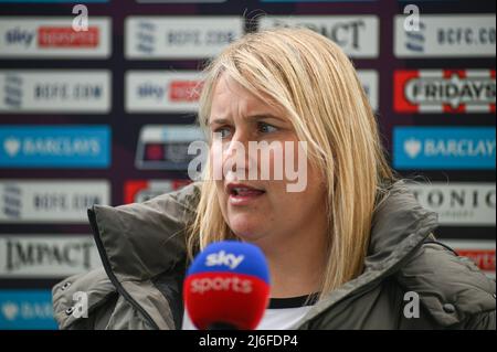 Birmingham, Großbritannien. 01.. Mai 2022. Emma Hayes (Chelsea Manager) vor dem Spiel&#XA;&#XA;während des Womens Super League-Spiels zwischen Birmingham City &amp; Chelsea im St Andrews Stadium in Birmingham, England Karl W Newton/Sports Press Photos (SPP) Credit: SPP Sport Press Photo. /Alamy Live News Stockfoto