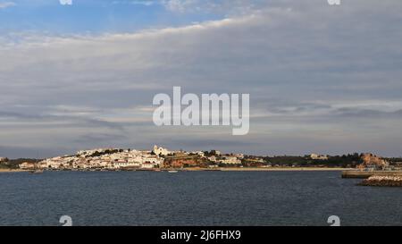 Ferragudo Parish und Praia da Angrinha Beach-Rio Arade Mündung. Portimao-Portugal-239 Stockfoto