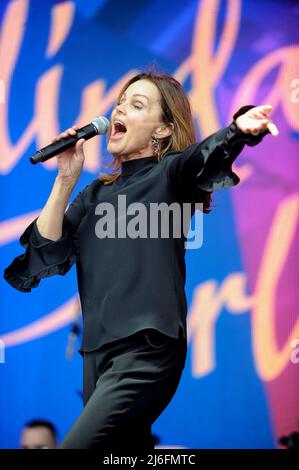 Belinda Carlisle spielt live während des Lets Rock Leeds Festivals in Temple Newsom. (Foto von Robin Burns / SOPA Images/Sipa USA) Stockfoto