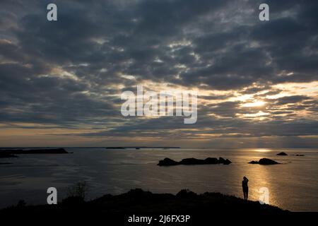 Eindringliche Abendstimmung bei der Ile Besnard im Norden der Bretagne Stockfoto