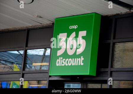 Kastrup/Kopenhagen/Dänemark/01. Mai 2022/ Neue Farbe und neuer Name 365 Discounter von rot bis grün klimafreundlicher Farbladen.(Foto..Francis Dean/Dean Picts) Stockfoto