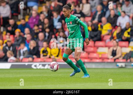 Elisha Ndow (14 Coventry United) am 1. 2022. Mai beim FA Womens Championship-Spiel zwischen Watford und Coventry United in der Vicarage Road, Watford, England, auf dem Ball. Stephen Flynn/SPP Stockfoto