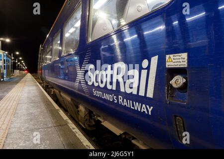 ScotRail Klasse 158 Zug 158718 am Tweedbank Bahnhof am Ende der Borders Bahn mit dem Scotrail Logo auffällig Stockfoto