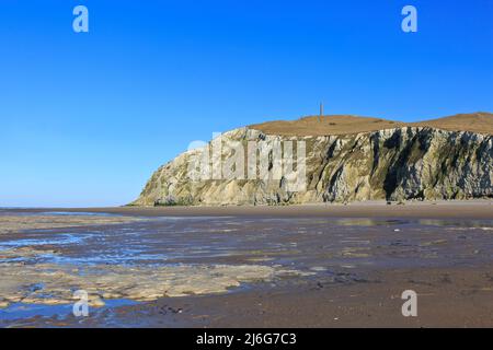 Das Dover Patrol Monument und der Strand am Cap Blanc-Nez (Opalküste) in Pas-de-Calais, Frankreich Stockfoto