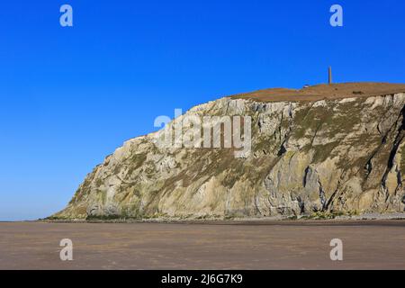 Das Dover Patrol Monument und der Strand am Cap Blanc-Nez (Opalküste) in Pas-de-Calais, Frankreich Stockfoto