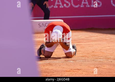 Sebastian Baez aus Argentinien (R) feiert den Sieg beim Millennium Estoril Open Final ATP 250 Tennisturnier im Clube de Tenis do Estoril.Endstand: Frances Tiafoe 0:2 Sebastian Baez Stockfoto