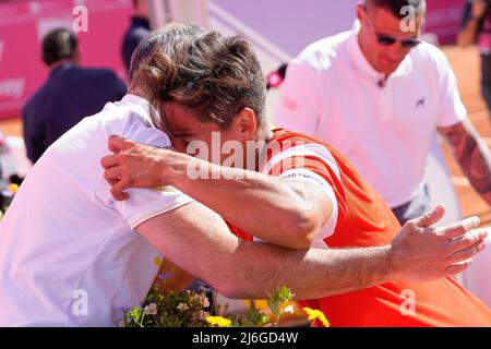 Sebastian Baez aus Argentinien (R) feiert den Sieg beim Millennium Estoril Open Final ATP 250 Tennisturnier im Clube de Tenis do Estoril.Endstand: Frances Tiafoe 0:2 Sebastian Baez Stockfoto