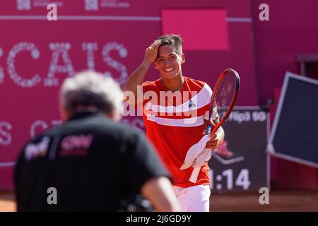 Sebastian Baez aus Argentinien (R) feiert den Sieg beim Millennium Estoril Open Final ATP 250 Tennisturnier im Clube de Tenis do Estoril.Endstand: Frances Tiafoe 0:2 Sebastian Baez (Foto: Bruno de Carvalho / SOPA Images/Sipa USA) Stockfoto