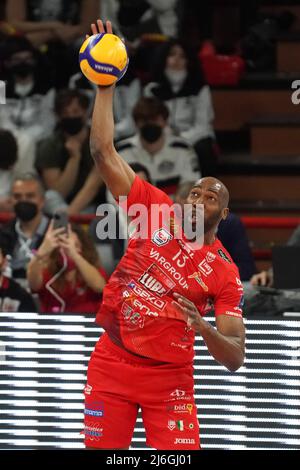 Pala Barton, Perugia, Italien, 01. Mai 2022, simon robertlandy (n.13 cucine Lube civitanova) während des Play Off - Sir Safety Conad Perugia vs Cucine Lube Civitanova - Volleyball Itale Serie A Superleague Championship der Männer Stockfoto