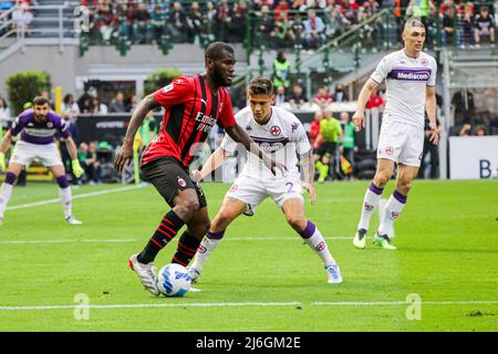 Mailand, Italien. 01.. Mai 2022. Franck Jessie' während des Fußballmatches der italienischen Serie A zwischen AC Mailand und AC Fiorentina im Stadio Giuseppe Meazza in San Siro, Mailand, Italien am 01,2022. Mai Quelle: Live Media Publishing Group/Alamy Live News Stockfoto