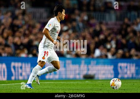 Kang in Lee (RCD Mallorca) wird während des Fußballspiels der La Liga zwischen dem FC Barcelona und der RCD Mallorca am 1. Mai 2022 im Camp Nou Stadium in Barcelona, Spanien, abgebildet. Foto: Siu Wu. Stockfoto