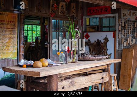 Chiayi, 17. MÄRZ 2012 - Bewölkter Blick auf das Stadtbild der alten Fenqihu Straße Stockfoto