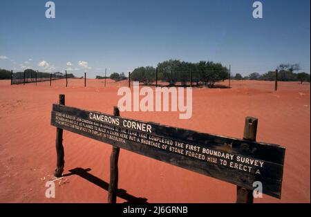 Cameron Corner ist der geodätische Punkt, an dem sich die australischen Bundesstaaten Queensland, New South Wales und South Australia treffen Stockfoto