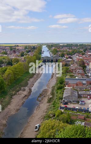 Panoramablick auf Boston und den Fluss Witham, der durch Boston, Lincolnshire, Großbritannien führt Stockfoto