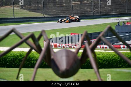 01. Mai 2022: Der Arrow McLaren SP-Chevrolet-Fahrer Pato OÕWard fährt während des Honda Indy Grand Prix von Alabama in der NTT IndyCar Series im Barber Motorsports Park in Leeds, AL, in die 17. Runde. Austin McAfee/CSM Stockfoto