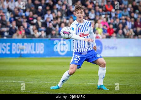 Odense, Dänemark. 01., Mai 2022. Joel King (25) von ob beim Superliga-Spiel 3F zwischen Odense Boldklub und Aarhus GF im Nature Energy Park in Odense. (Foto: Gonzales Photo - Kent Rasmussen). Stockfoto