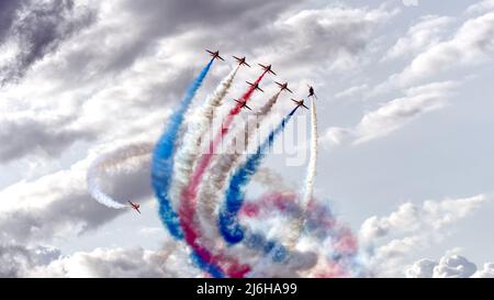 RAF Red Arrows Display Team zeigt auf der letzten Dunsfold Wings & Wheels Air Show 2019 Stockfoto