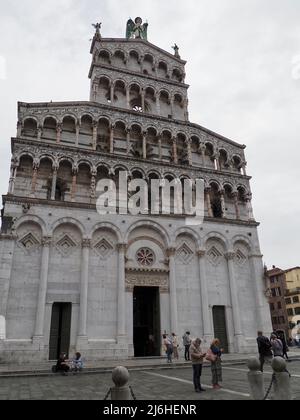 San Michele in Foro römisch-katholische Basilikumkirche, Lucca, Toskana, Italien, Europa Stockfoto