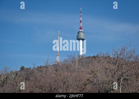 Namsan Tower in Yongsan, Seoul, Südkorea am 30. Januar 2022 Stockfoto