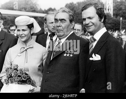 LEONID BRESCHNEW Sowjetischer Generalsekretär 1964-1982 Treffen mit dem schwedischen Königspaar bei einem Staatsbesuch in der Sowjetunion Stockfoto