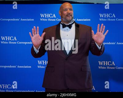 Harry Dunn kommt am Samstag, den 30. April 2022, zum Jahresessen der White House Correspondenents Association 2022 im Washington Hilton Hotel an. Dies ist das erste Mal seit 2019, dass die WHCA aufgrund der COVID-19-Pandemie ihr jährliches Abendessen veranstaltet. Foto von Rod Lampey/CNP/ABACAPRESS.COM Stockfoto