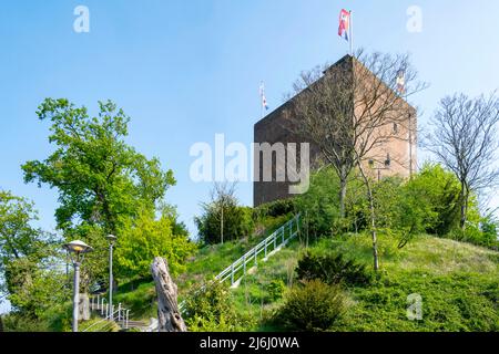 Deutschland, NRW, Kreis Heinsberg, Wassenberg, der Bergfried, das Wahrzeichen Wassenbergs, ist eine Höhenburg und befindet sich auf dem Burgberg Wasse Stockfoto