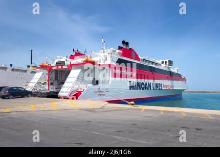 Heraklion, Griechenland - 27. April 2019: Hafen der Insel Kreta und die Minoan Lines Schnellfähre Stockfoto