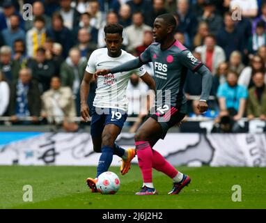 LONDON, England - 01. MAI: Boubakary Soumare von Leicester City und Ryan Sessegnon von Tottenham Hotspur während der Premier League zwischen Tottenham Hotspur und Stockfoto