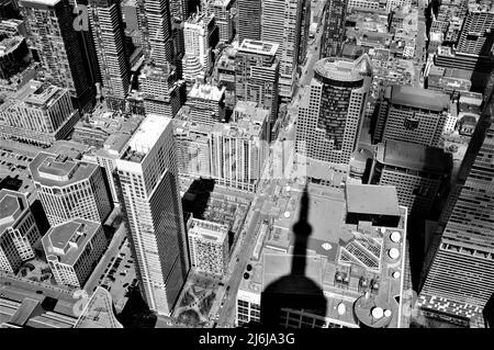 CN Tower Schatten über der Stadt Toronto Stockfoto