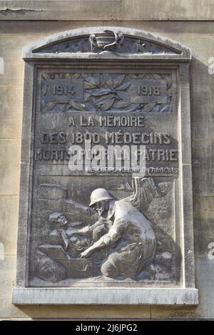 Tribut an die gefallenen französischen Ärzte während des Ersten Weltkriegs - Rue de L'Ecole de Médecine - Paris - Frankreich Stockfoto