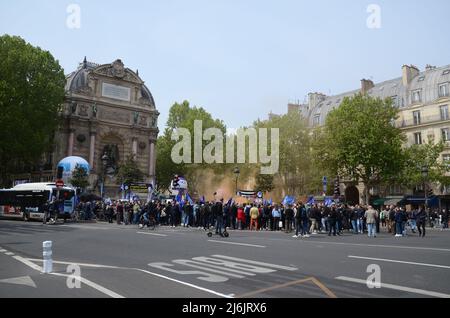 Kundgebung auf dem Place saint michel in Paris wegen der Entscheidung, den Mord an einem ihrer Kollegen zu untersuchen, verärgert über Polizisten Stockfoto