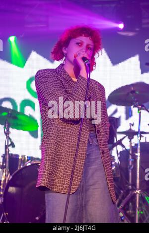 Sheffield, Großbritannien, 1.. Mai 2022. Phoebe Green tritt in der Gießerei auf. Kredit: Gary Stafford/Alamy Live Nachrichten Stockfoto