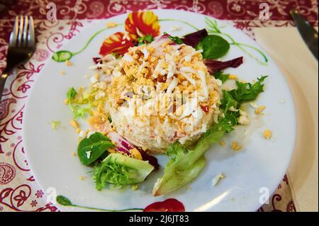 russischer Salat, typisch spanisches Essen Stockfoto