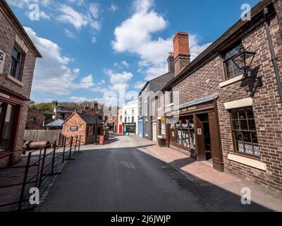 Das Bild ist eine allgemeine Straßenszene von Blist Hill Victorian Town, wie es 1900 während der Herrschaft von Königin Victoria war Stockfoto