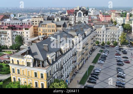 Draufsicht auf Gebäude am Sofia-Platz - Kiew, Ukraine Stockfoto