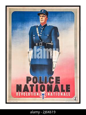 Vintage Vichy France WW2 Poster National Police National Revolution“: Propagandaplakat für die Rekrutierung der Nationalen Polizei im Rahmen der Nationalen Revolution des Vichy-Regimes, Ausgabe des Generalsekretariats für Information, Giraud-Rivoire Druckerei in Lyon, Ende 1941 - Anfang 1942 (Police nationale Revolution nationale » : affiche de propagande pour le recrutement de la Police nationale dans le cadre de la Révolution nationale du régime de Vichy, Édition du Secrétariat Général de l’Information, imprimerie Giraud-Rivoire à Lyon, fin 1941 - Début 1942) Stockfoto