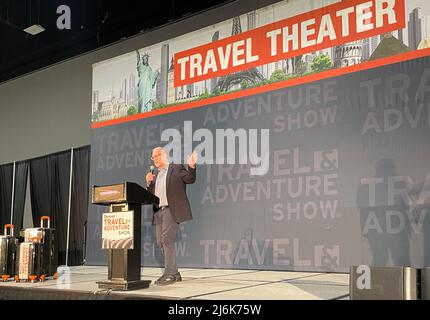 Reiseexperte Peter Greenberg spricht auf der Travel Adventure Show im Colorado Convention Center in Denver, CO Stockfoto