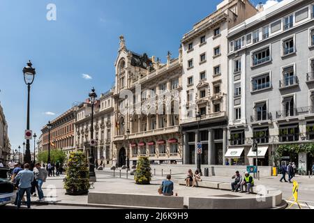 Fassade des Casino de Madrid in der Calle de Alcalá. Ein sozialer Club begann 1836, außerhalb der Politik mit der Absicht, ein Ort zu sein, an dem Mitglieder sind Stockfoto