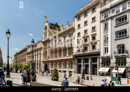 Fassade des Casino de Madrid in der Calle de Alcalá. Ein sozialer Club begann 1836, außerhalb der Politik mit der Absicht, ein Ort zu sein, an dem Mitglieder sind Stockfoto