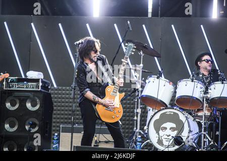 1. Maggio 2022 Piazza San Giovanni a Roma. Le Vibrazioni.Mai 1. auf der Piazza San Giovanni. Musical-Marathon-Konzert. Rom. 1/5/2022 (Foto von Daniela Franceschelli/Pacific Press/Sipa USA) Stockfoto
