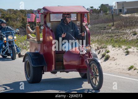 Segen der Motorräder - West Dennis Beach (Cape Cod). Ein benutzerdefinierter Dreirad Stockfoto