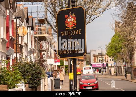 London - April 2022: Willkommen bei Acton Sign, West London Stockfoto