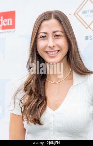 OLUCA Lake, Kalifornien, USA, 02/05/2022, Toluca Lake, USA. 02.. Mai 2022. Elizabeth „Lizzy“ Small besucht George Lopez Foundation 15. Annual Celebrity Golf Tournament im Lakeside Country Club, Toluca Lake, CA am 2. Mai 2022 Credit: Eugene Powers/Alamy Live News Stockfoto