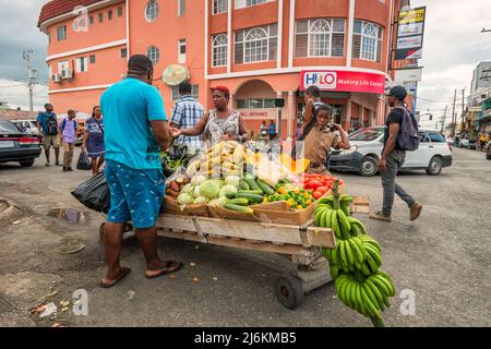 Obststand in der Innenstadt von Montego Bay Jamaika Stockfoto