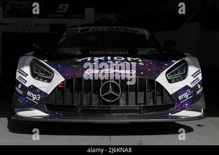 30. April 2022. Estoril, Portugal. Der #9 GetSpeed Performance - Mercedes AMG GT3 2022, gefahren von Janine Shoffner (GBR) und Moritz Kranz (DEU) während der Runde 1 der International GT Open © Alexandre de Sousa/Alamy Live News Stockfoto