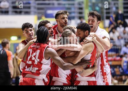 Turin, Italien: 1. Mai 2022, 1. Mai 2022, Torino, 1 Maggio 2022, Spiel der Lega Nazionale Pallacanestro Championship A2 reale Muta Torino gegen Tramec Cento. Centro Win 74-76 (Bild: © Norberto Maccagno/Pacific Press via ZUMA Press Wire) Stockfoto