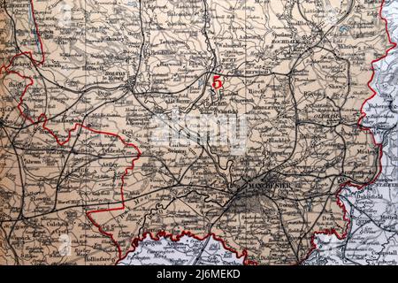 Detail aus einer Karte der Grafschaft Palatin von Lancaster aus dem Jahr 1868, so Lancashire, wie es damals war, aus der Ordnance Survey von J. Bartholomew F.R.G.S.; dieser Abschnitt umfasst Bolton, Oldham, Rochdale, Manchester, Bury, Leigh Stockfoto