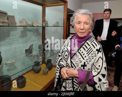 Die tschechische Kunsthistorikerin, Sammlerin und Mäzenin Meda Mladkova starb im Alter von 102 Jahren an gesundheitlichen Problemen im Zusammenhang mit ihrem hohen Alter in den frühen Morgenstunden, wie die Jan and Meda Mladek Foundation und das Kampa Museum, das sie gegründet hat, in einer Pressemitteilung in der Tschechischen Republik vom 3. Mai 2022 bekannt gaben. +++DATEI FOTO+++Meda Mladkova in Moravsky Krumlov, 26. September 2014. (CTK Photo/Igor Zehl) Stockfoto