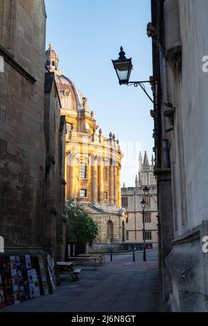 Radcliffe Kamera bei Sonnenaufgang. Oxford, Oxfordshire, England Stockfoto